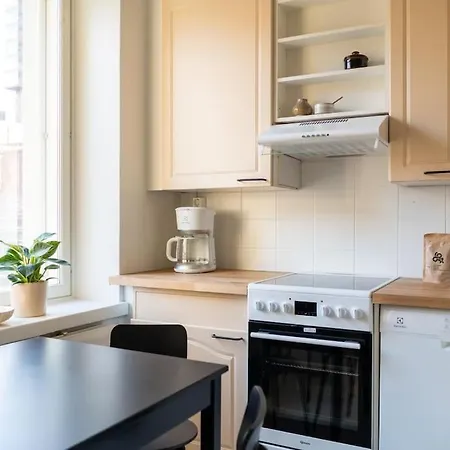 Studio Apt For 4 People Next To Ratina And Areena *